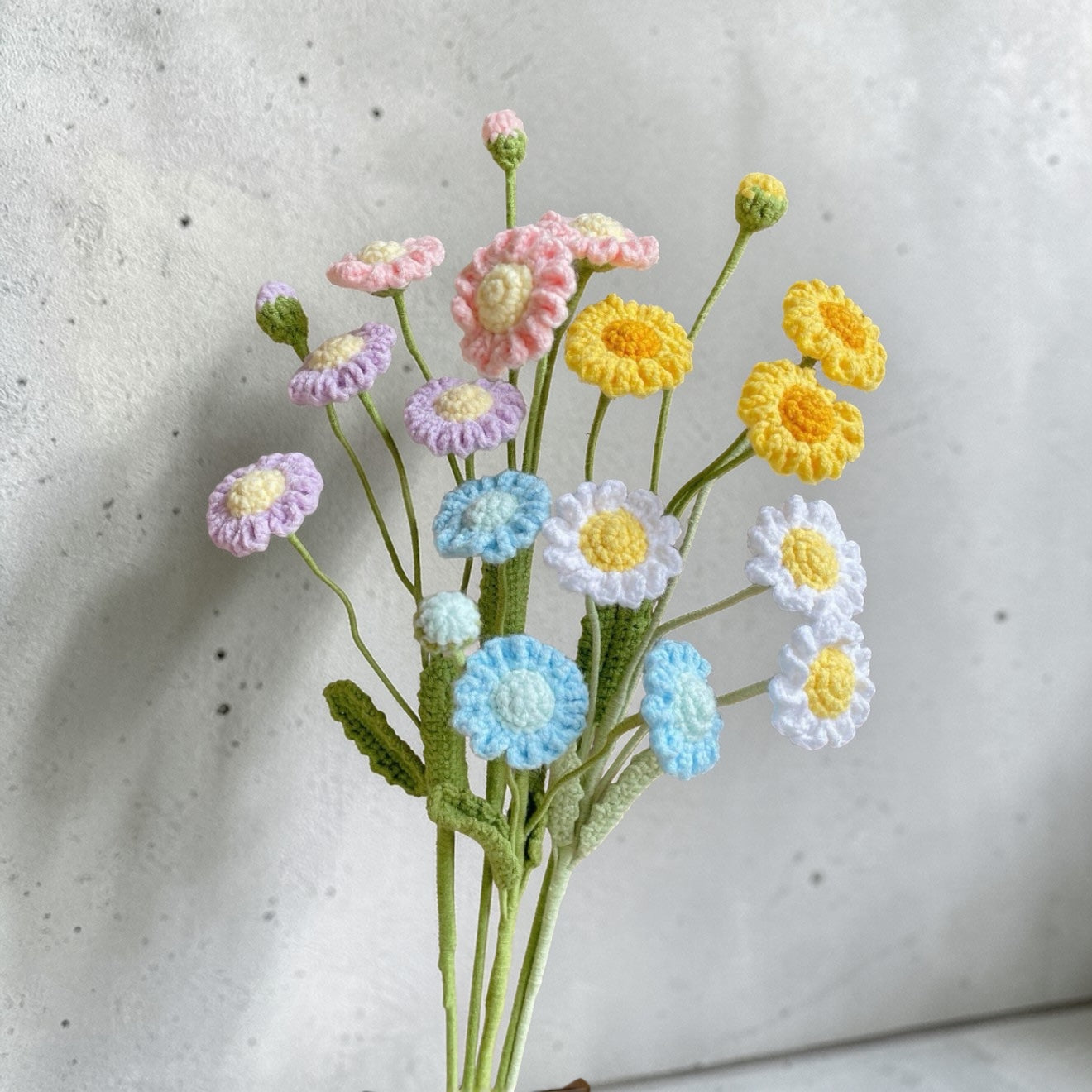Crochet Daisy – Single Stem Flower