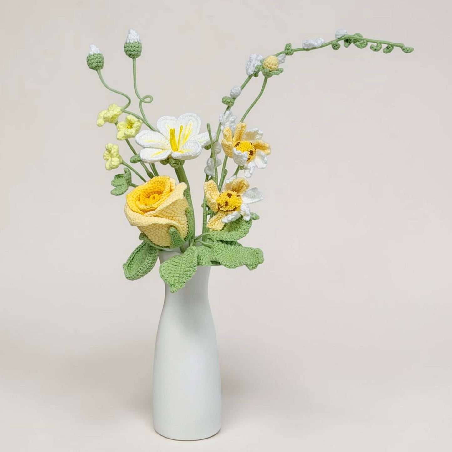 Crochet Bouquet Fresh Bloom Whisper (No Vase)